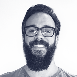 Fotografia de perfil da diretora do redator Guilherme Monteiro